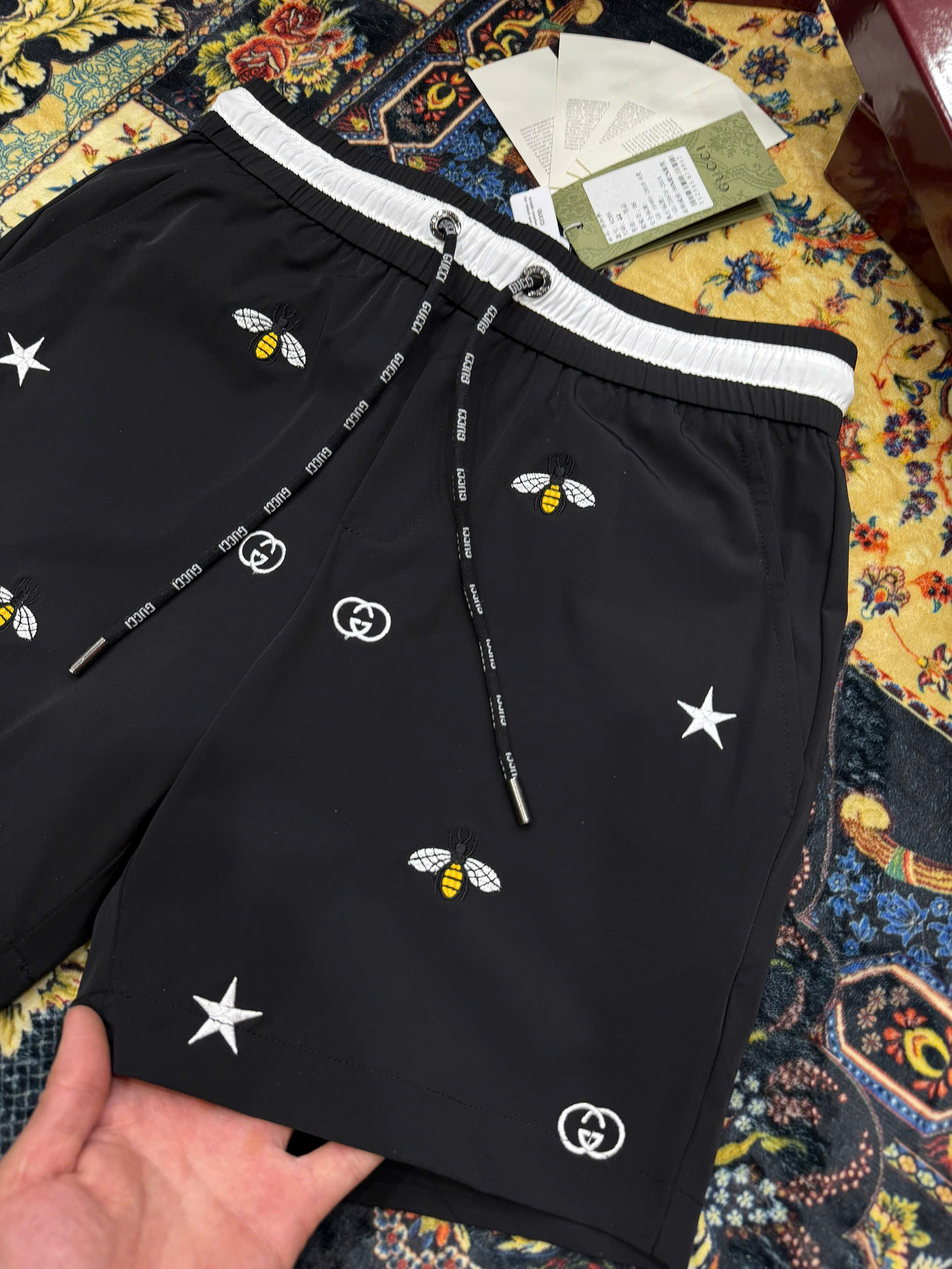 Quần short gió Gucci GC họa tiết logo GG Ong thêu Like Auth 1-1 on web CD MK